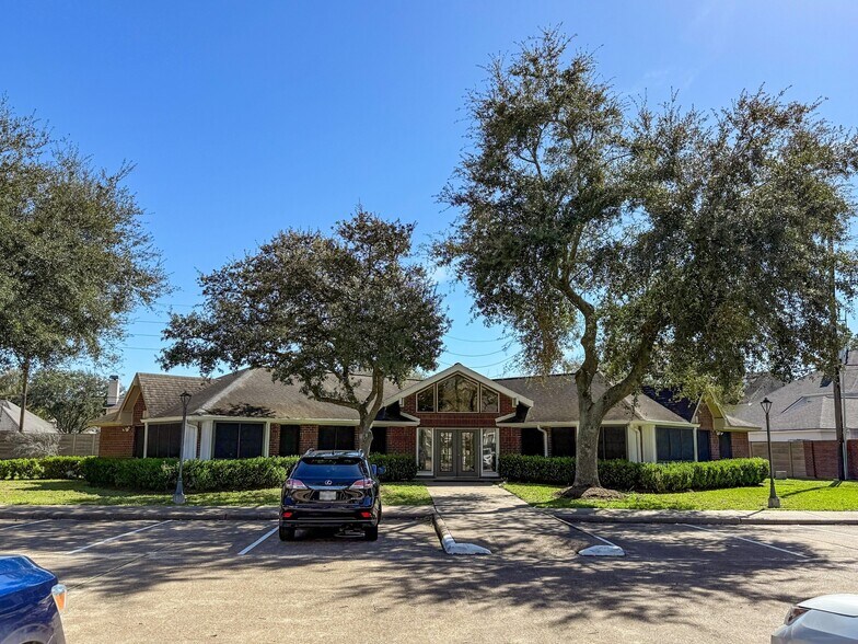 Primary Photo Of 2425 Cr-90, Pearland Office For Sale