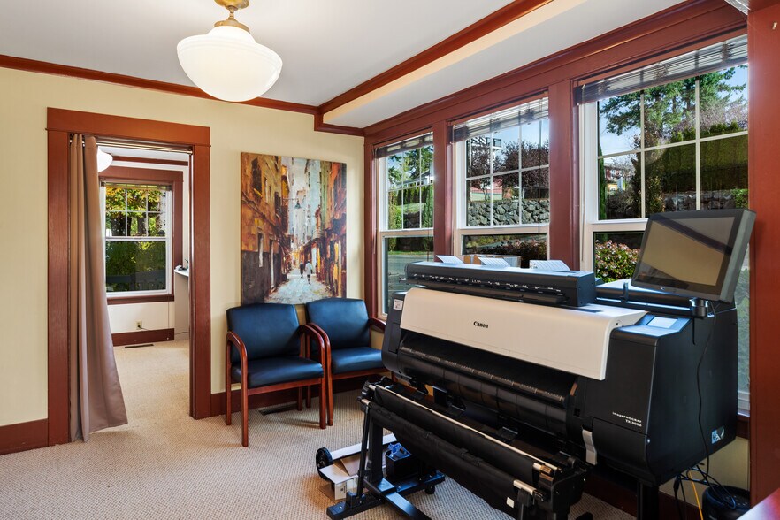 More Photos Of 19679 Front St, Poulsbo Office For Sale