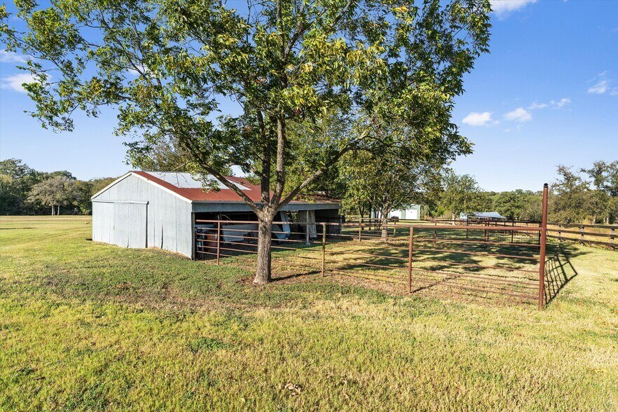 More Photos Of 1092 FM 3000, Elgin Specialty For Sale