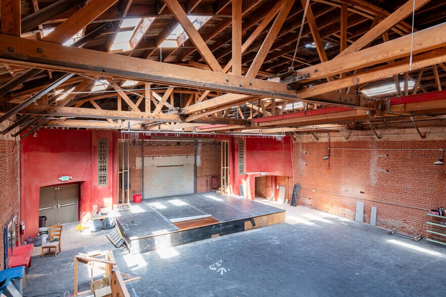 More Photos Of 5253 W Adams Blvd, Los Angeles Storefront Retail Office For Lease