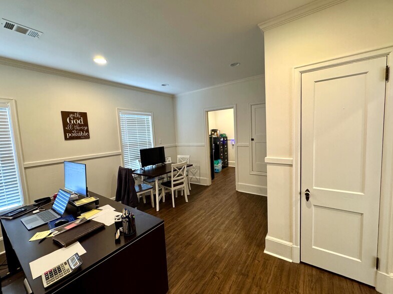 More Photos Of 315 Academy St NE, Gainesville Office For Lease