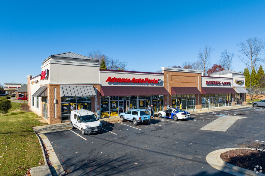 Primary Photo Of 12051-12059 Southshore Pointe Dr, Midlothian General Retail For Lease