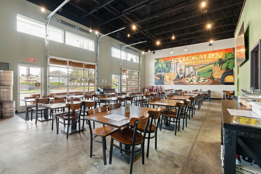 More Photos Of 1031 NE Lafayette Ave, Mcminnville Restaurant For Sale