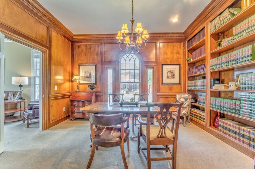 More Photos Of 417 Court St, Calhoun Office For Sale