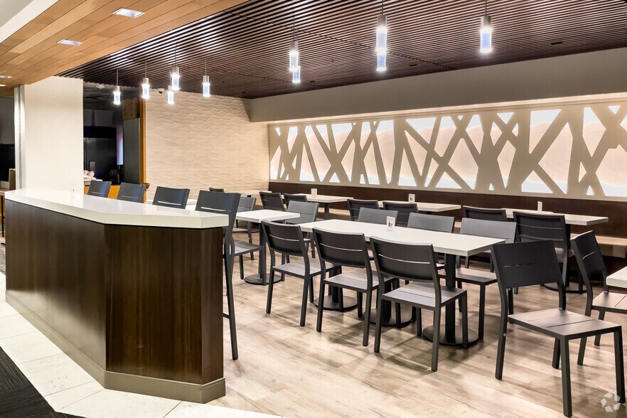 More Photos Of 700 Bishop St, Honolulu Office For Lease