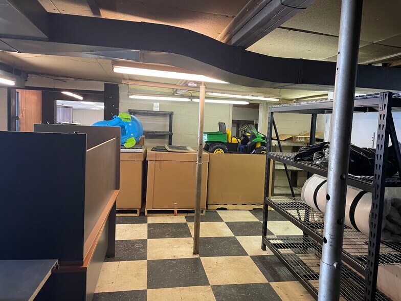 More Photos Of 1992 Mount Pleasant Rd, Greensburg Showroom For Sale