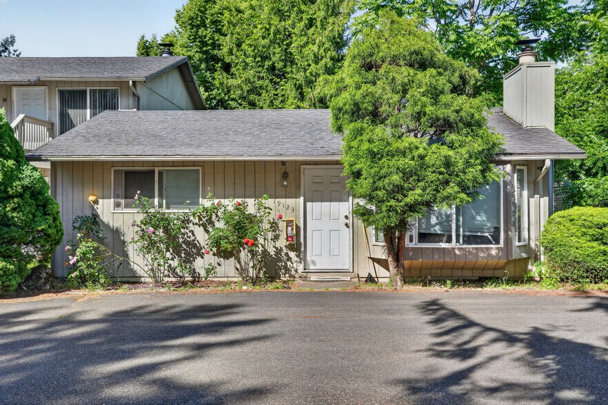 More Photos Of 19109-19123 SE Yamhill St, Gresham Apartments For Sale