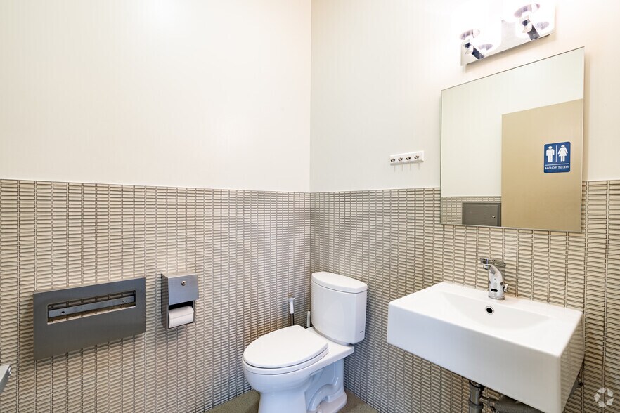 More Photos Of 13360 Beach Ave, Marina Del Rey Light Distribution For Lease