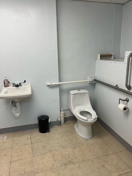 More Photos Of 1215 W Britton Rd, Oklahoma City Auto Dealership For Sale