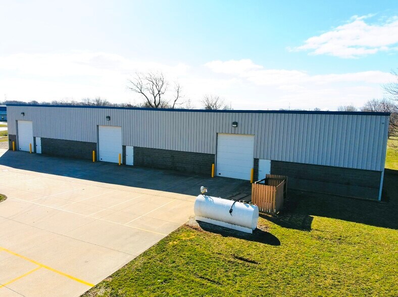 More Photos Of 3185 Grand Prix Dr, Decatur Industrial For Lease
