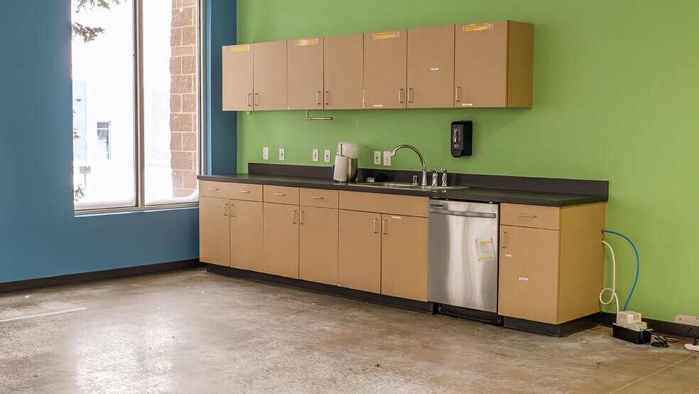 More Photos Of 1797 Boxelder St, Louisville Manufacturing For Lease