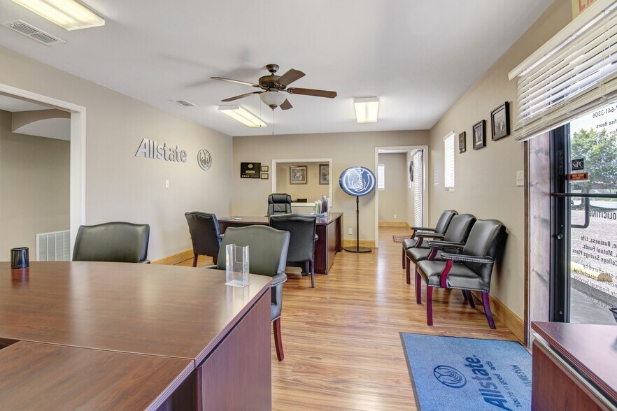 More Photos Of 400 N Ridgeway Dr, Cleburne Medical For Sale