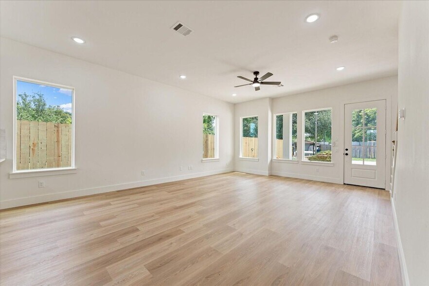 More Photos Of 9119 Henrietta Street #A & B, Houston Multifamily For Sale