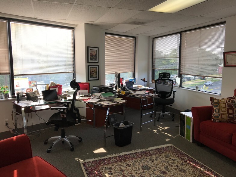 More Photos Of 194 Main St, Norwalk Office For Lease