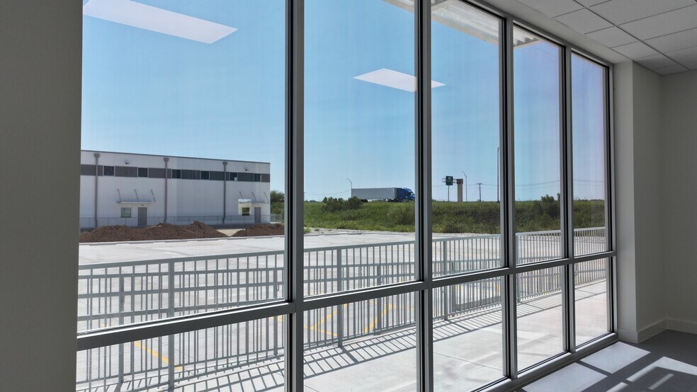 More Photos Of 12522 FM 1625, Creedmoor Warehouse For Sale