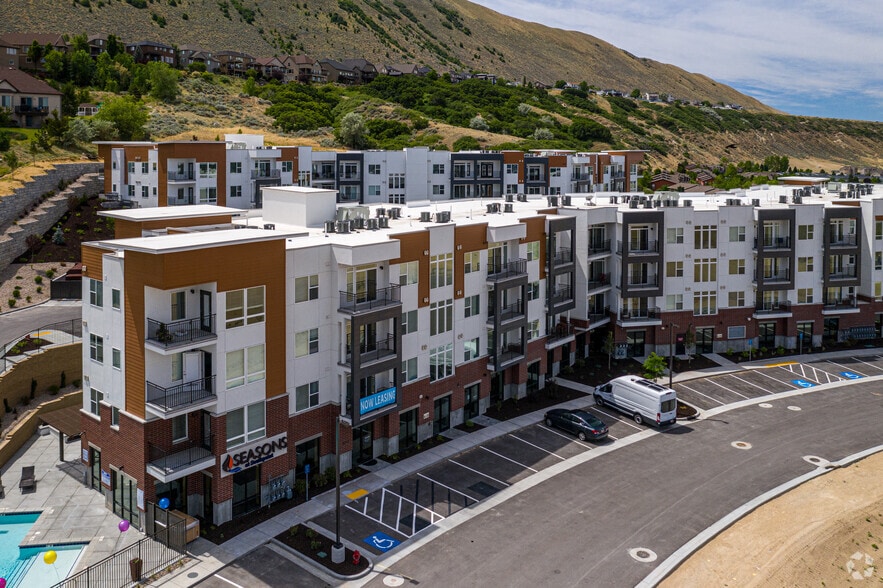 More Photos Of 14747 S Draper Pointe Way, Draper Apartments For Lease