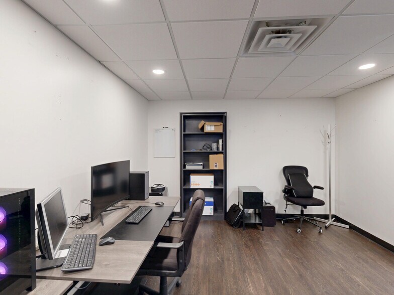 More Photos Of 2505 Avonia Rd, Fairview Warehouse For Lease