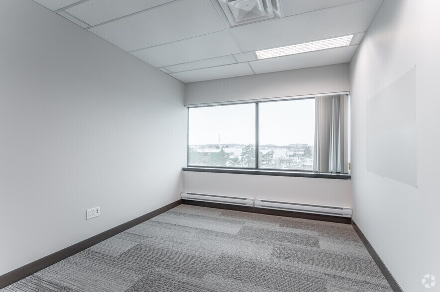 More Photos Of 2233 Argentia Rd, Mississauga Coworking Space