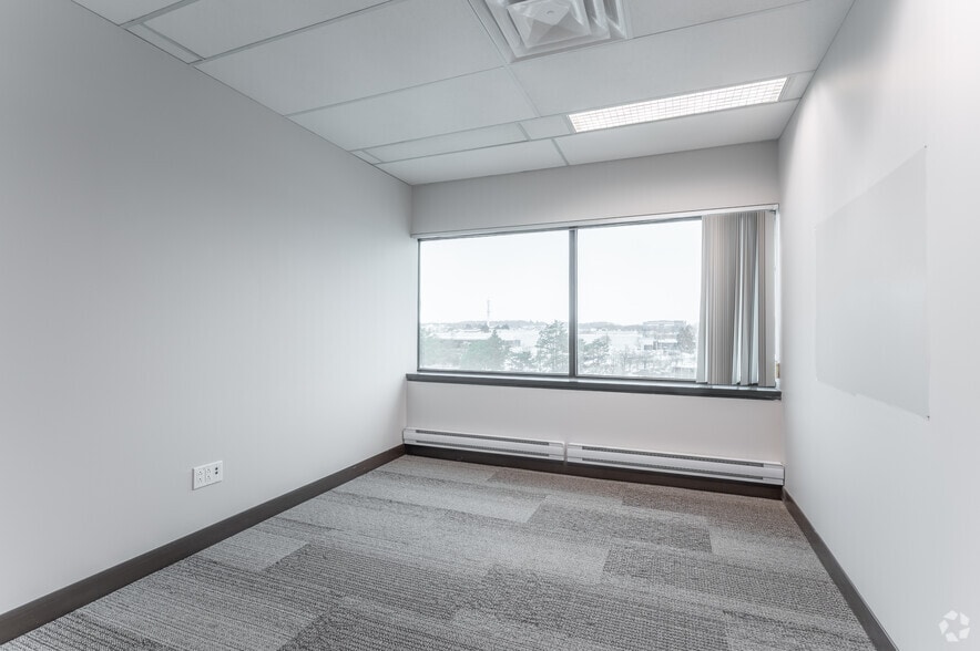 More Photos Of 2233 Argentia Rd, Mississauga Office Residential For Lease