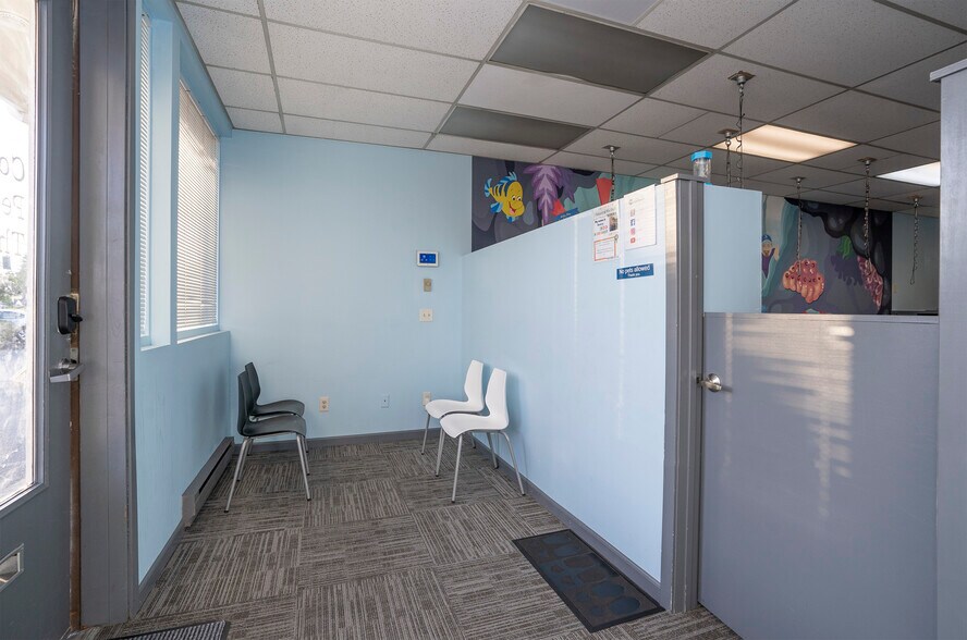 More Photos Of 9124 Gravelly Lake Dr SW, Lakewood Office For Sale