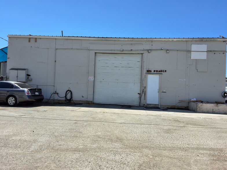 Primary Photo Of 225 Prader St, Salinas Warehouse For Lease