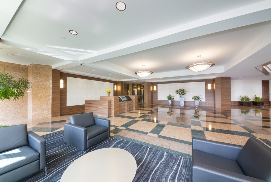 More Photos Of 990 Hammond Dr NE, Atlanta Unknown For Lease
