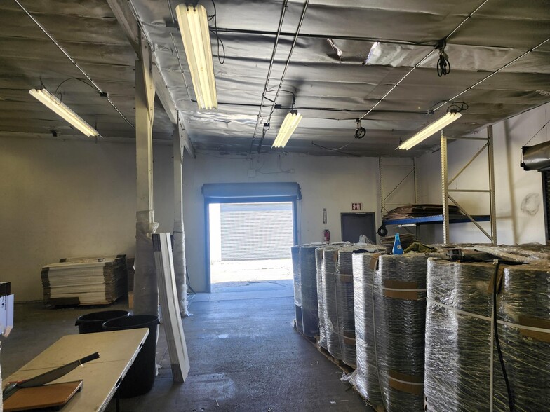 More Photos Of 10943 Schmidt Rd, South El Monte Light Manufacturing For Sale