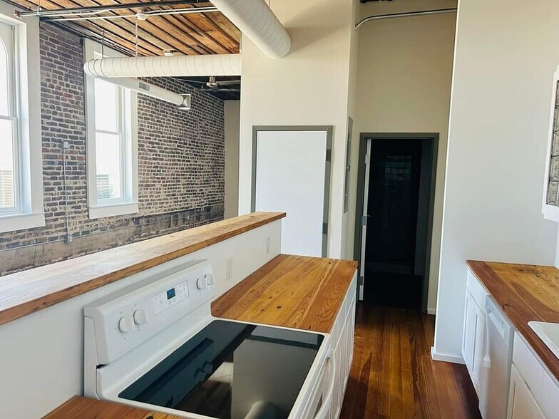 More Photos Of 201-205 E Chambers St, Cleburne Apartments For Sale