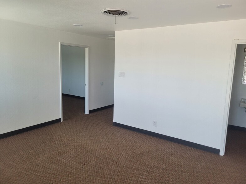 More Photos Of 406 Oak St, Wichita Falls Warehouse For Lease