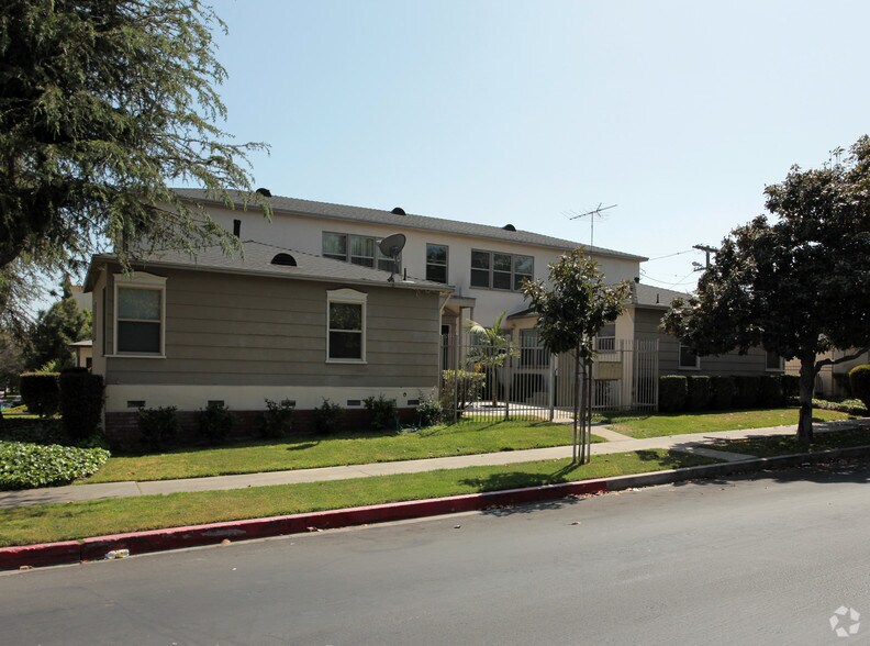 More Photos Of 5202 Knowlton St, Los Angeles Apartments For Sale