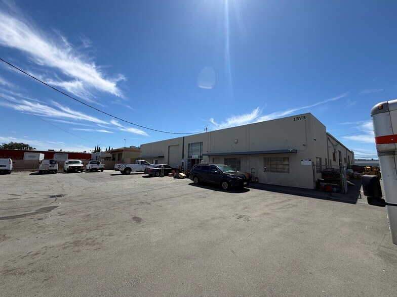 More Photos Of 1371 Old Bayshore Hwy, San Jose Warehouse For Sale