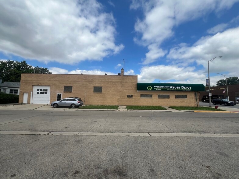 More Photos Of 7829-7839 W Grand Ave, Elmwood Park Warehouse For Lease