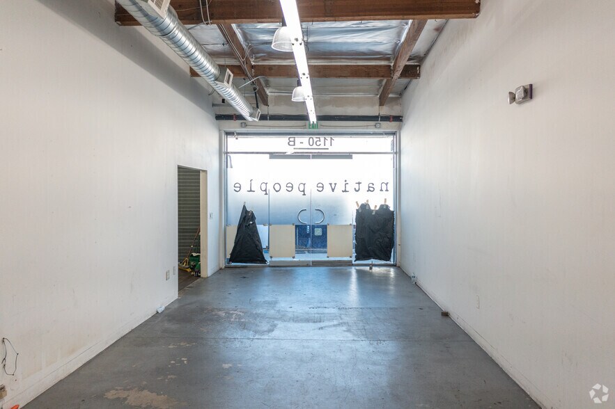 More Photos Of 1150 E 12th St, Los Angeles Showroom For Sale