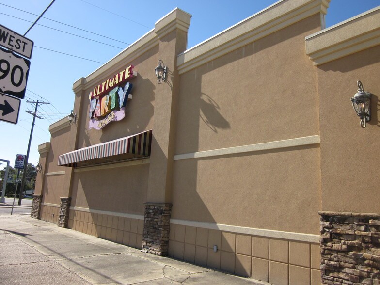 More Photos Of 311 S Range Ave, Denham Springs General Retail For Lease