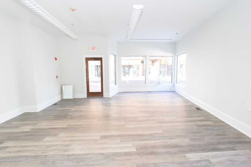 More Photos Of 104 Main St, Amesbury Storefront Retail Residential For Sale