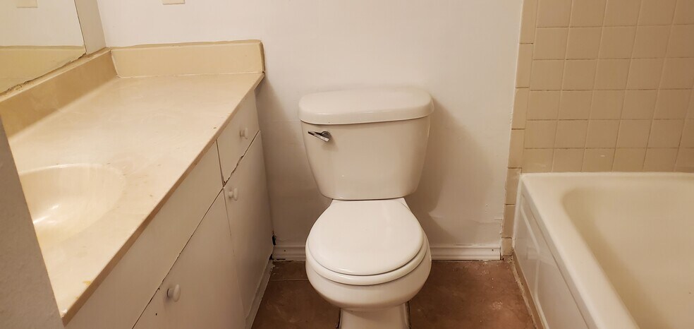 More Photos Of 10100 S Gessner Rd, Houston Apartments For Sale