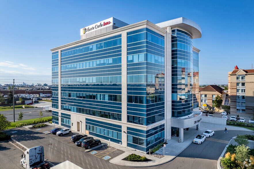 More Photos Of 218 Export Blvd, Mississauga Office For Lease