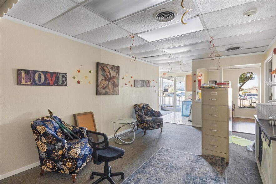 More Photos Of 6605 Dan Danciger Rd, Fort Worth Office For Sale