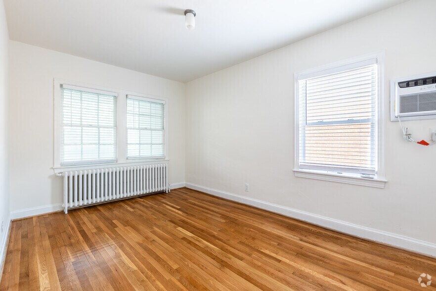 More Photos Of 4000 47th St NW, Washington Apartments For Sale