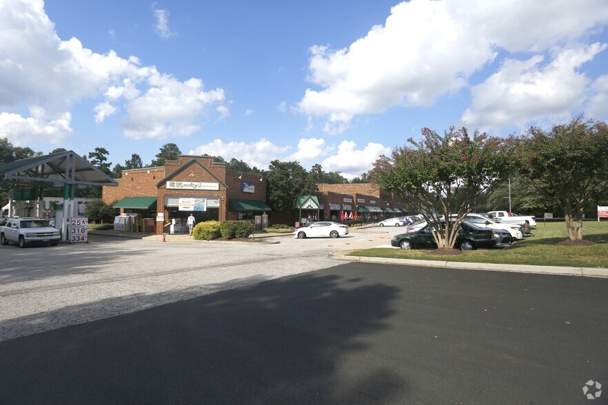 More Photos Of 14722-14742 Village Square Pl, Midlothian Storefront For Lease