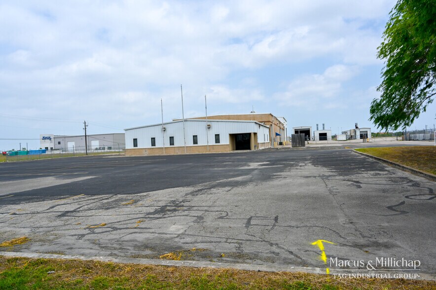 More Photos Of 232 N Padre Island Dr, Corpus Christi Service For Sale