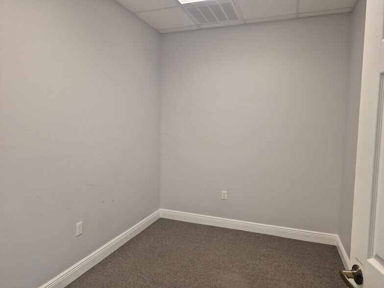 More Photos Of 2104 Del Prado Blvd S, Cape Coral Unknown For Lease