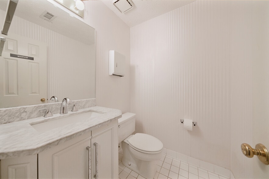 More Photos Of 783 Holcomb Bridge Rd, Norcross Office For Sale