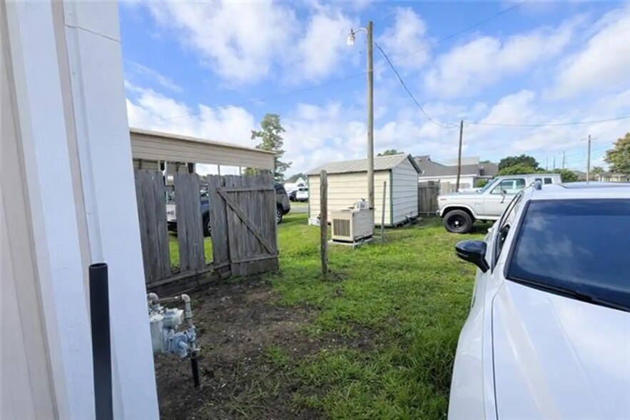 More Photos Of 7650 LA- 23, Belle Chasse General Retail For Sale