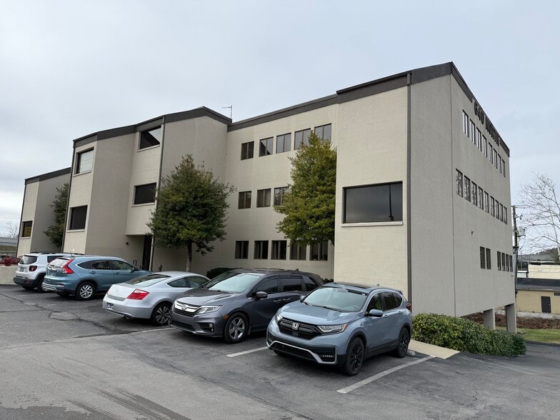 Primary Photo Of 2606 N Greenway Dr, Knoxville Office For Lease