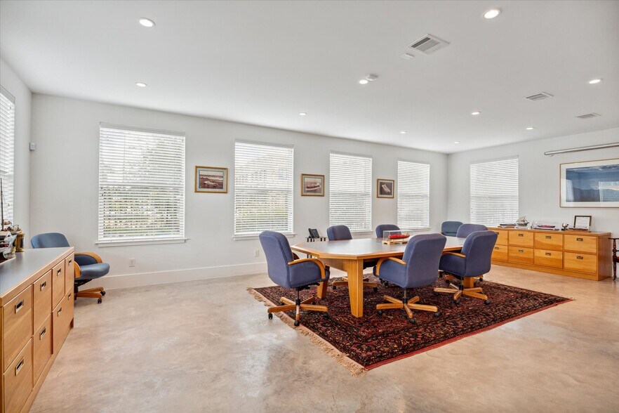 More Photos Of 128 W 17th St, Houston Loft Creative Space For Sale