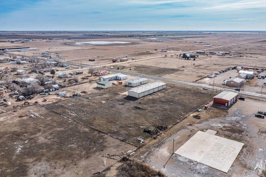More Photos Of 1724 McCullough St, Pampa Warehouse For Sale