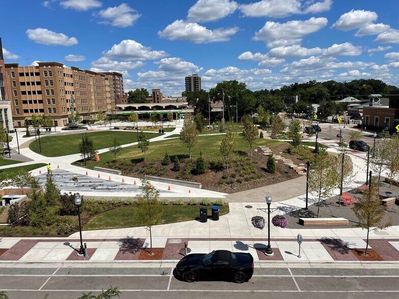 More Photos Of 210-212 E 3rd St, Royal Oak Office For Lease