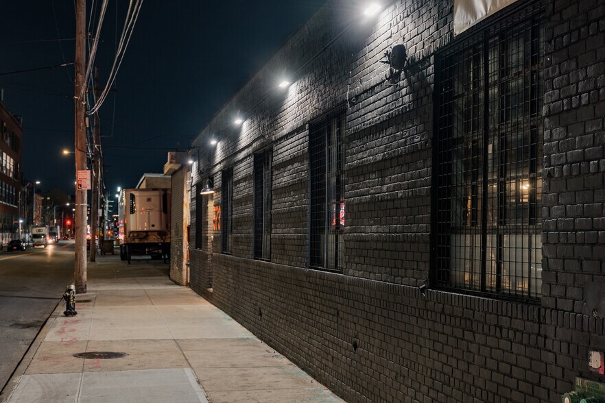 More Photos Of 573 Johnson Ave, Brooklyn Warehouse For Lease