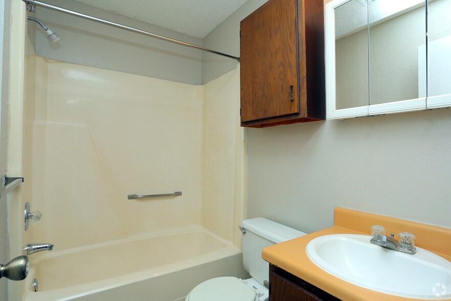 More Photos Of 6326 S 107th East Ave, Tulsa Apartments For Sale
